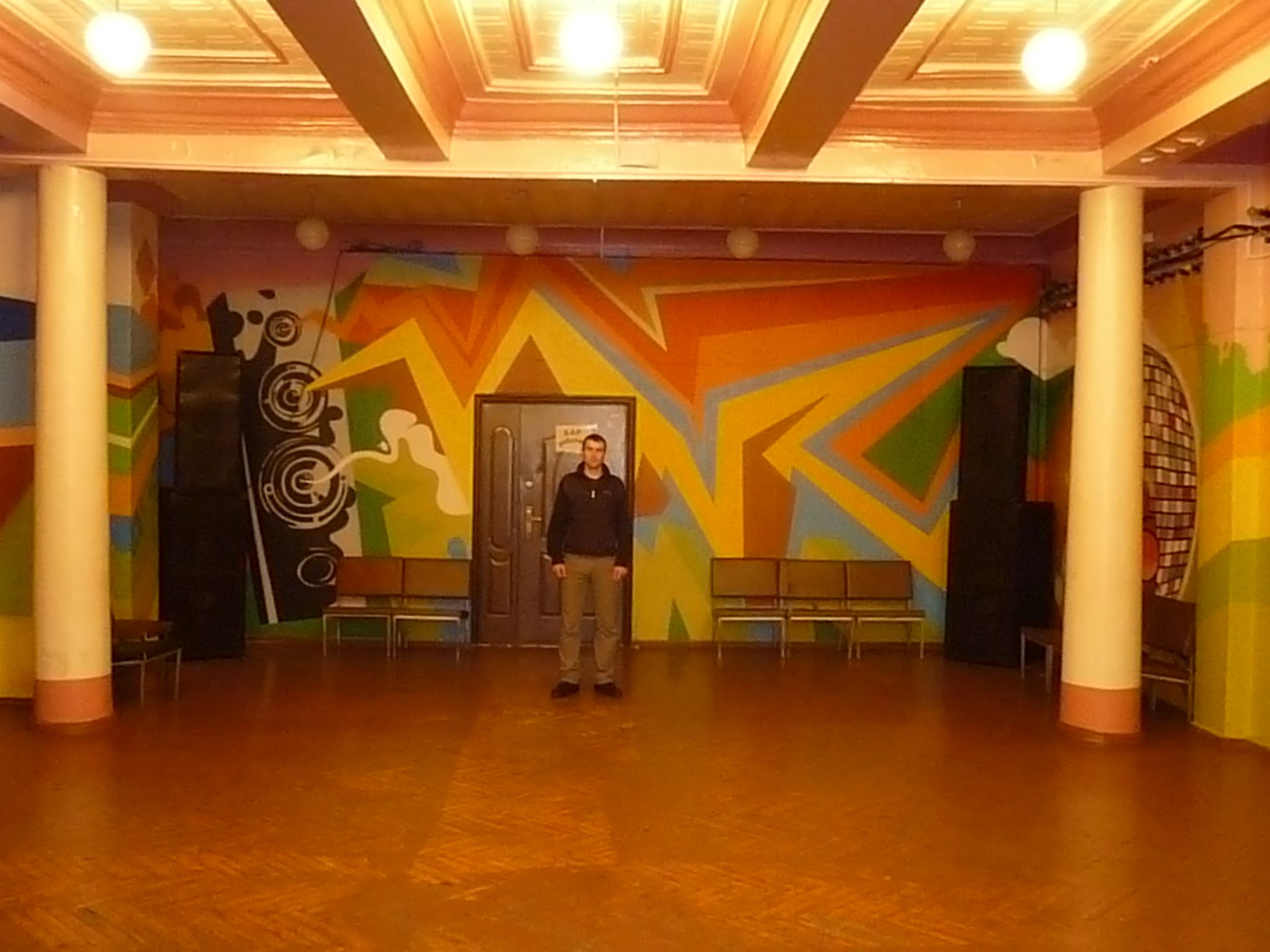 Омсукчан зал дискотеки 4000Вт.