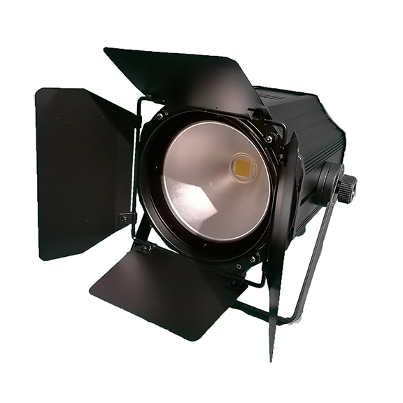 Театральный прожектор LED 300Вт (1)