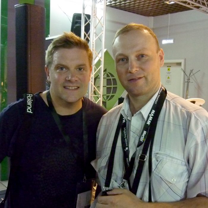 Я_с_первокласным_барабанщиком_представителем_компании_Роланд_